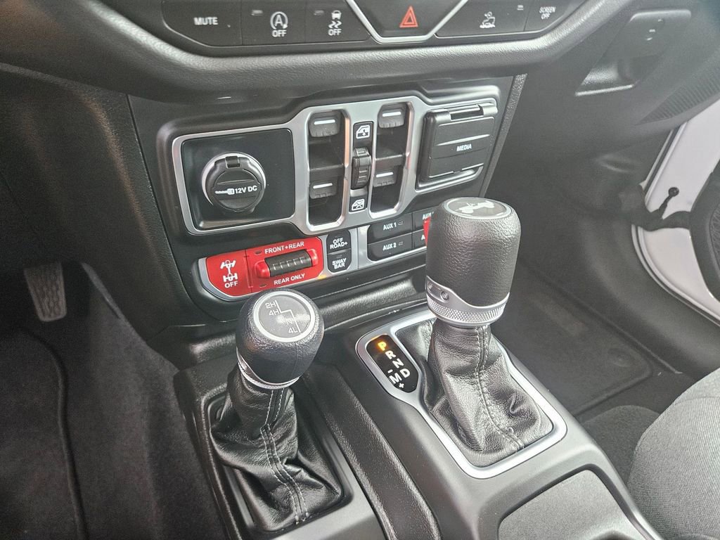 Used 2025 Jeep Wrangler Unlimited Rubicon image 29