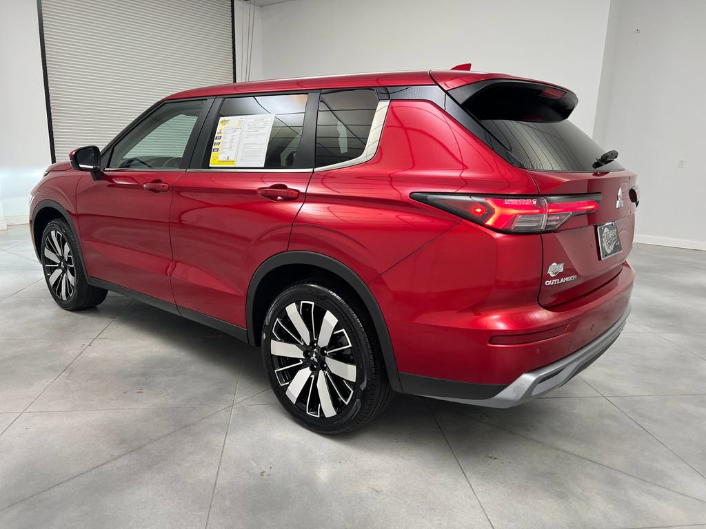 Used 2025 Mitsubishi Outlander SE AWD/4WD image 5