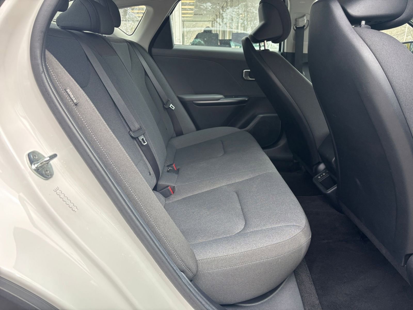 Used 2025 Kia K4 LXS image 38