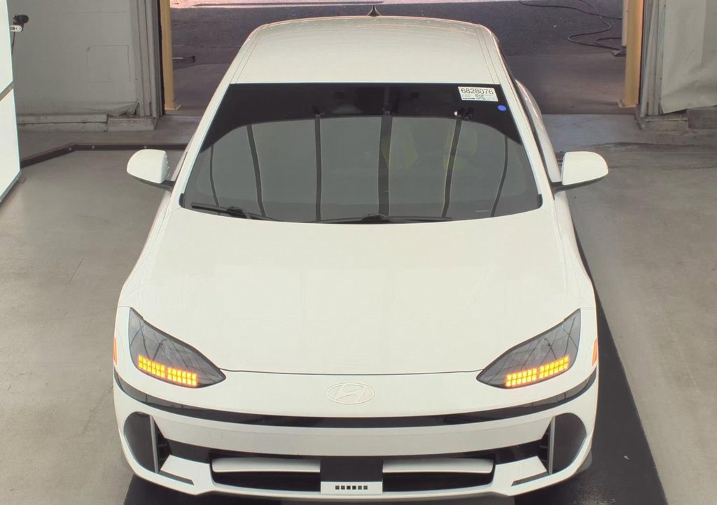 Used 2024 Hyundai Ioniq 6 SE image 2