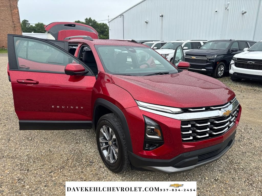 Used 2025 Chevrolet Equinox LT w/ Convenience Package II FWD image 33