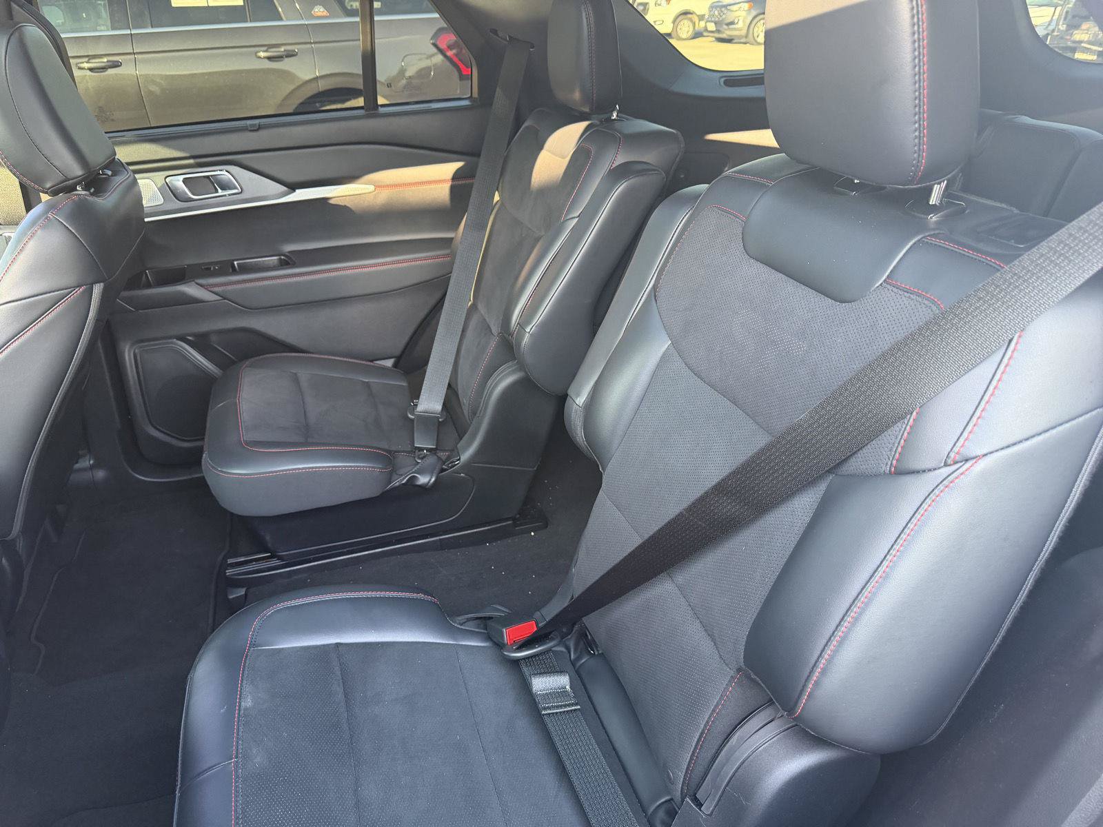 Used 2025 Ford Explorer ST AWD/4WD image 14