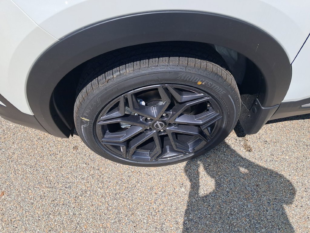 New 2026 Nissan Kicks SR AWD/4WD image 28