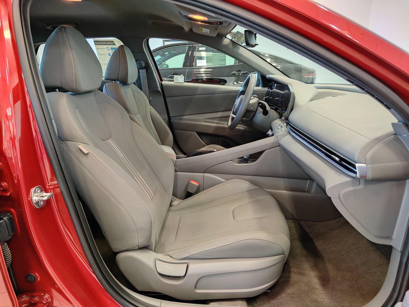 Used 2024 Hyundai Elantra SEL FWD image 14