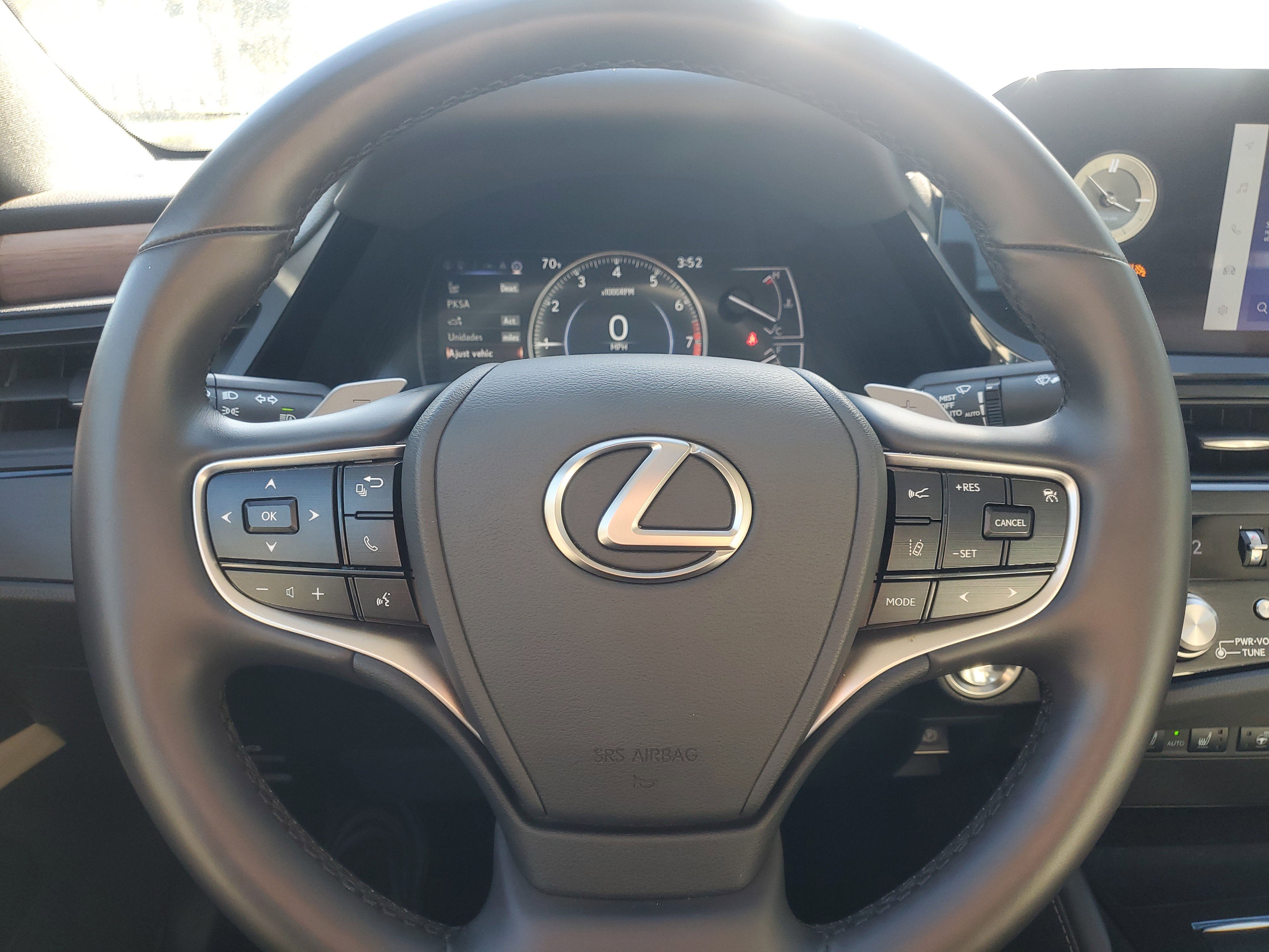 Used 2025 Lexus ES 350 w/ Premium Package image 25