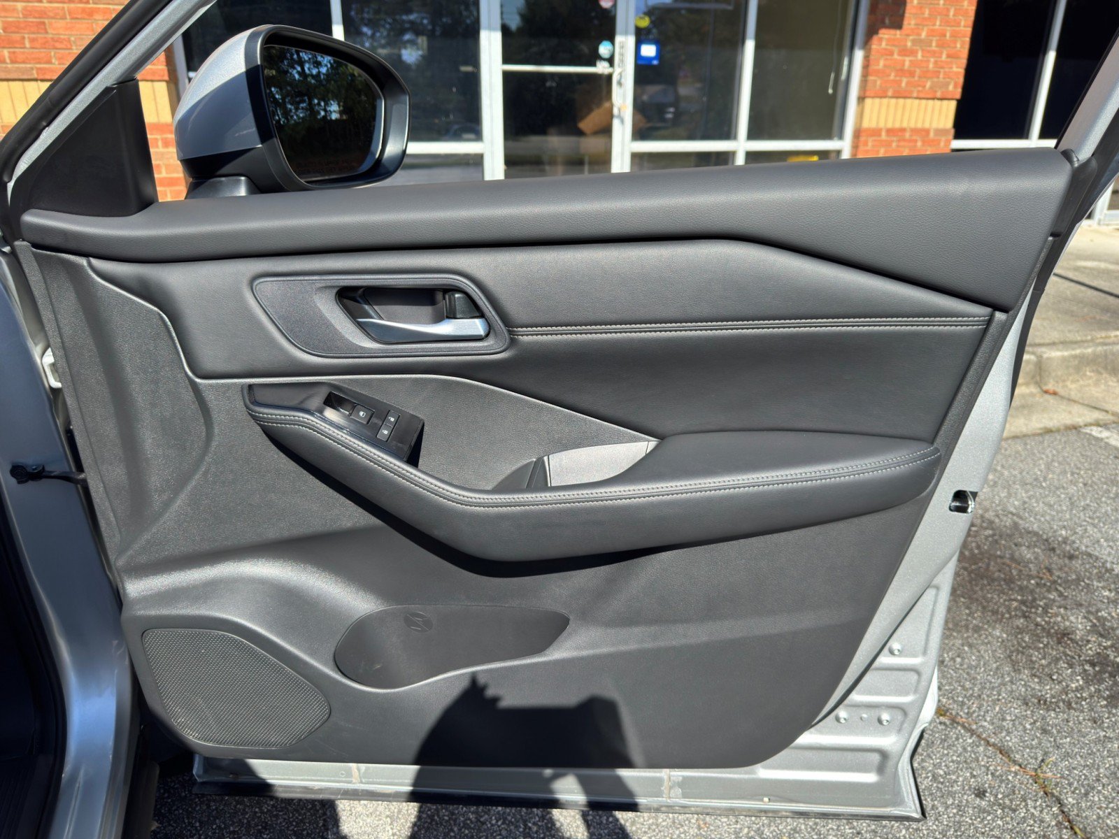 Used 2024 Nissan Rogue SV w/ SV Premium Package AWD/4WD image 39