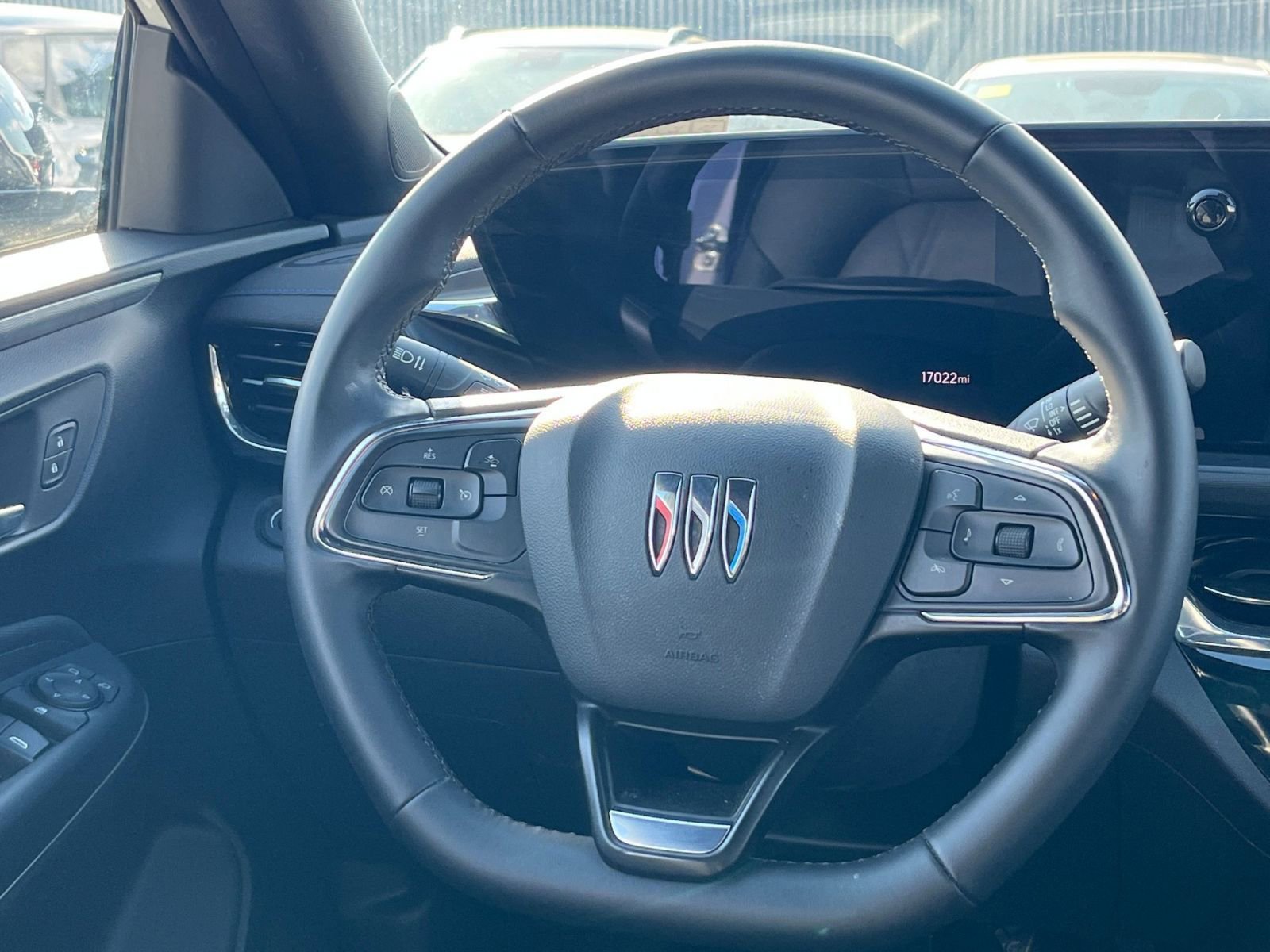 Used 2025 Buick Envista Sport Touring image 28