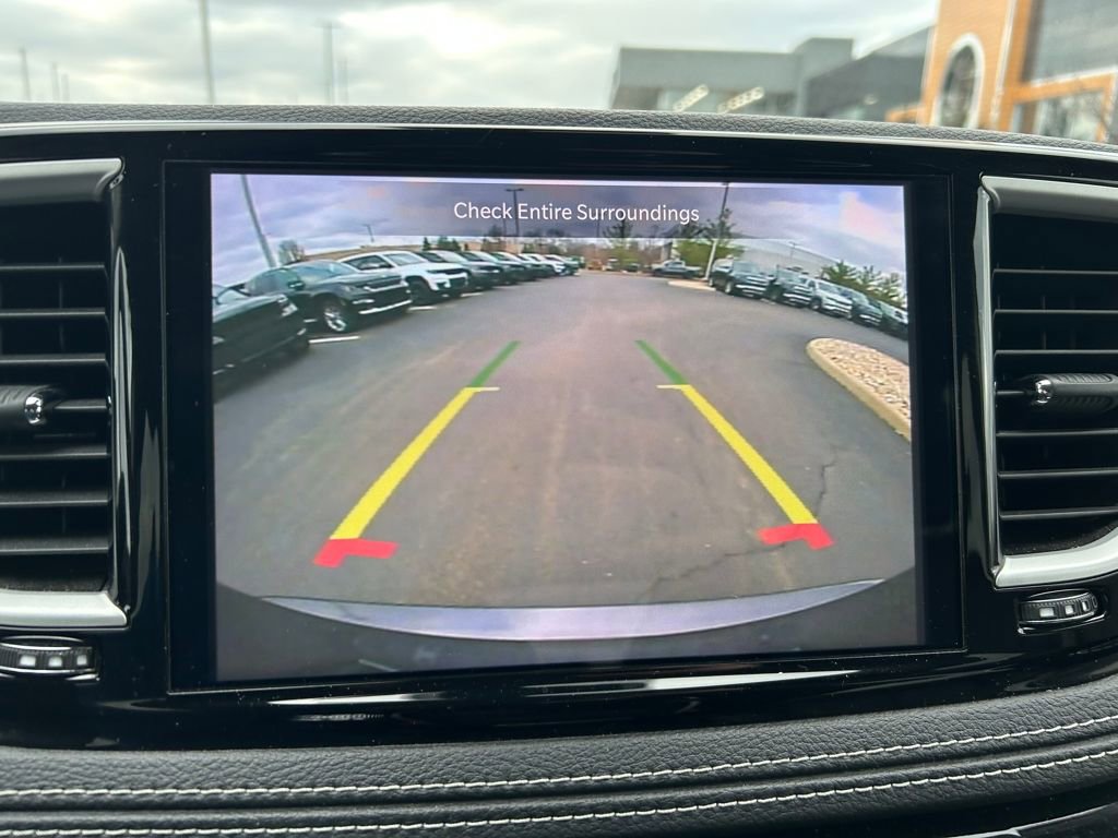 Certified 2023 Chrysler Pacifica Touring-L image 25