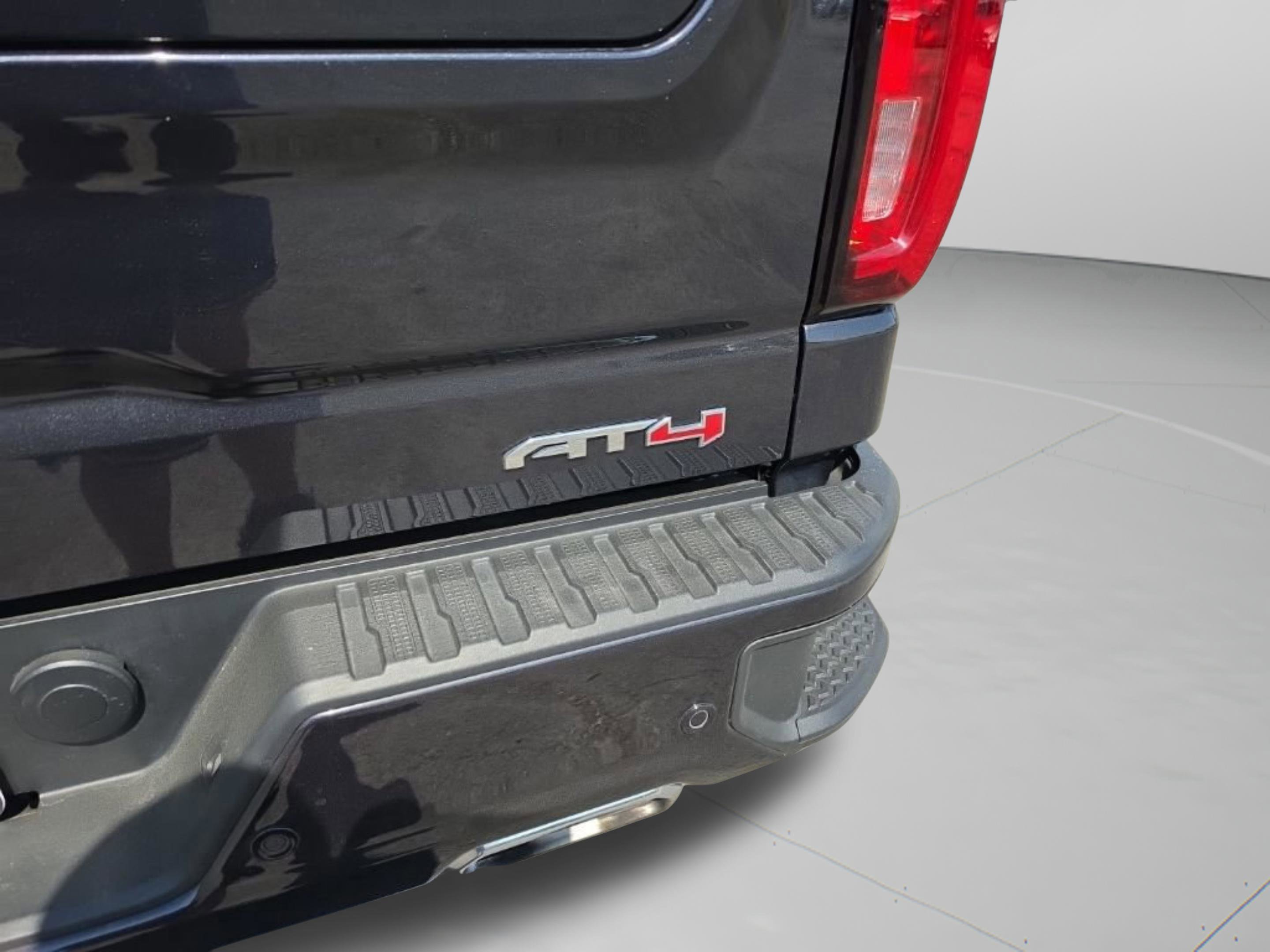 Used 2023 GMC Sierra 1500 AT4 w/ AT4 Premium Package image 17