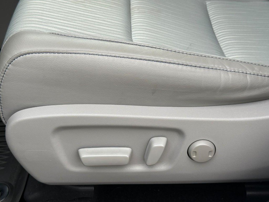 Certified 2019 Toyota Highlander Plus AWD/4WD image 20