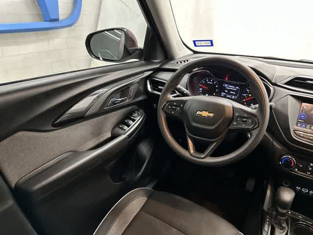 Used 2023 Chevrolet TrailBlazer LT FWD image 10