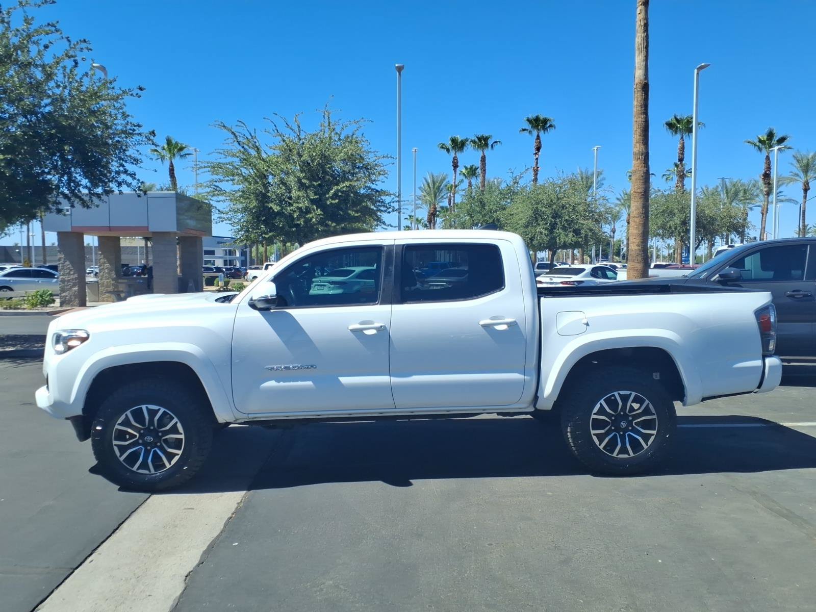 Certified 2020 Toyota Tacoma TRD Sport w/ Technology Package AWD/4WD image 7