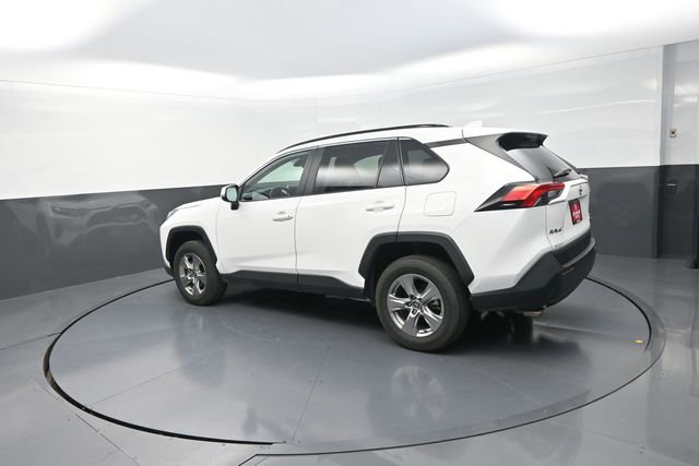 Used 2025 Toyota RAV4 XLE AWD/4WD image 45