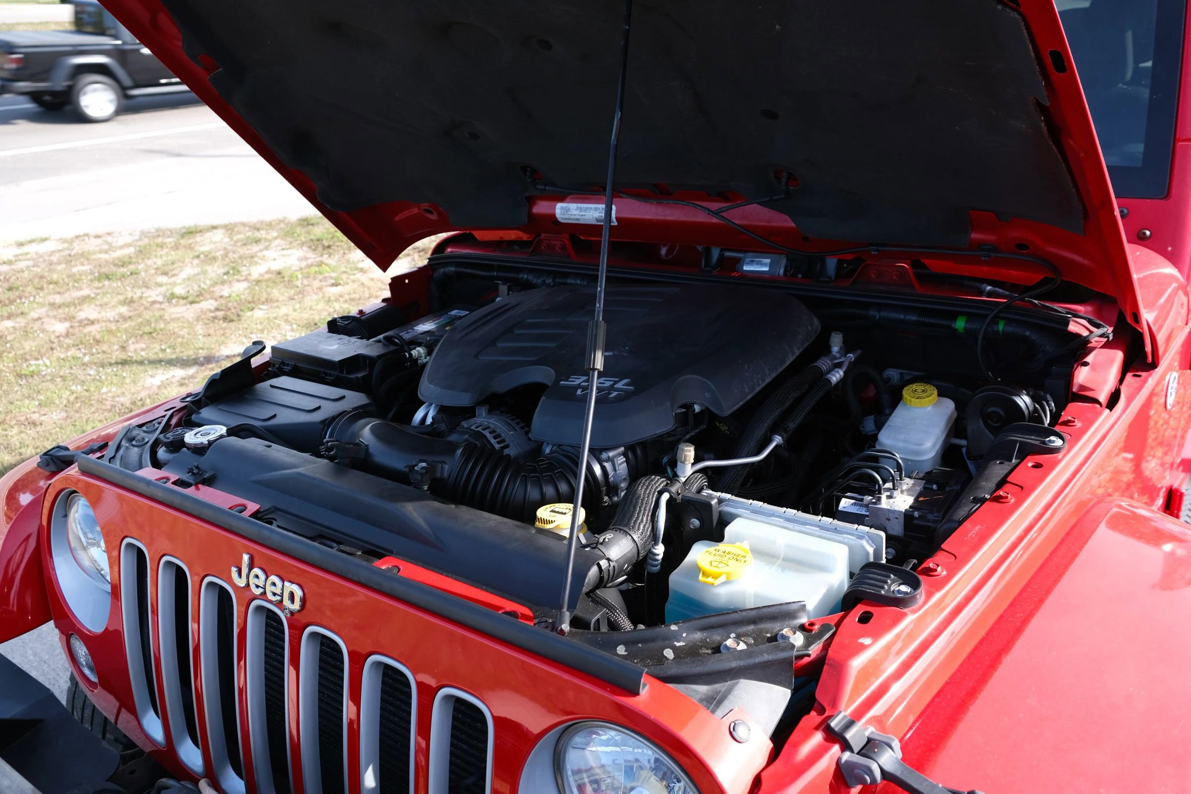 Used 2016 Jeep Wrangler Unlimited Sahara w/ Connectivity Group image 45