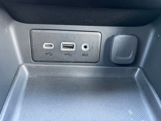 Used 2024 GMC Terrain SLE image 24