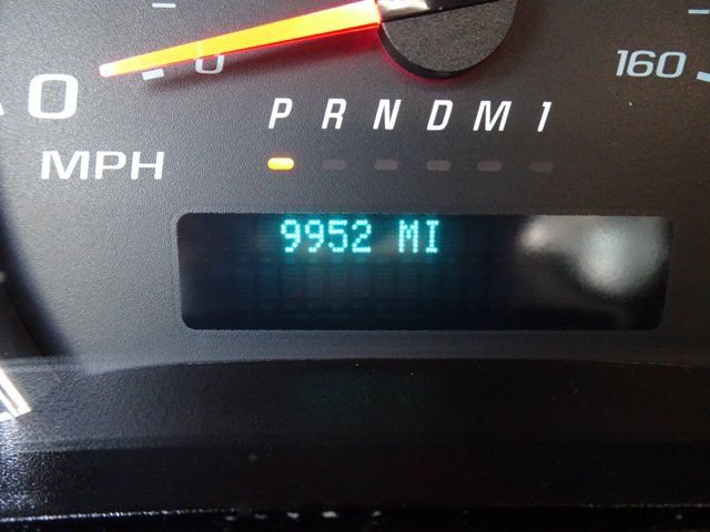 Used 2024 Chevrolet Express 2500 w/ Driver Convenience Package RWD image 18