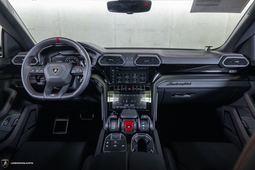 Used 2024 Lamborghini Urus S image 2