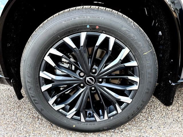 New 2026 Nissan Rogue Platinum w/ Tech Package AWD/4WD image 32