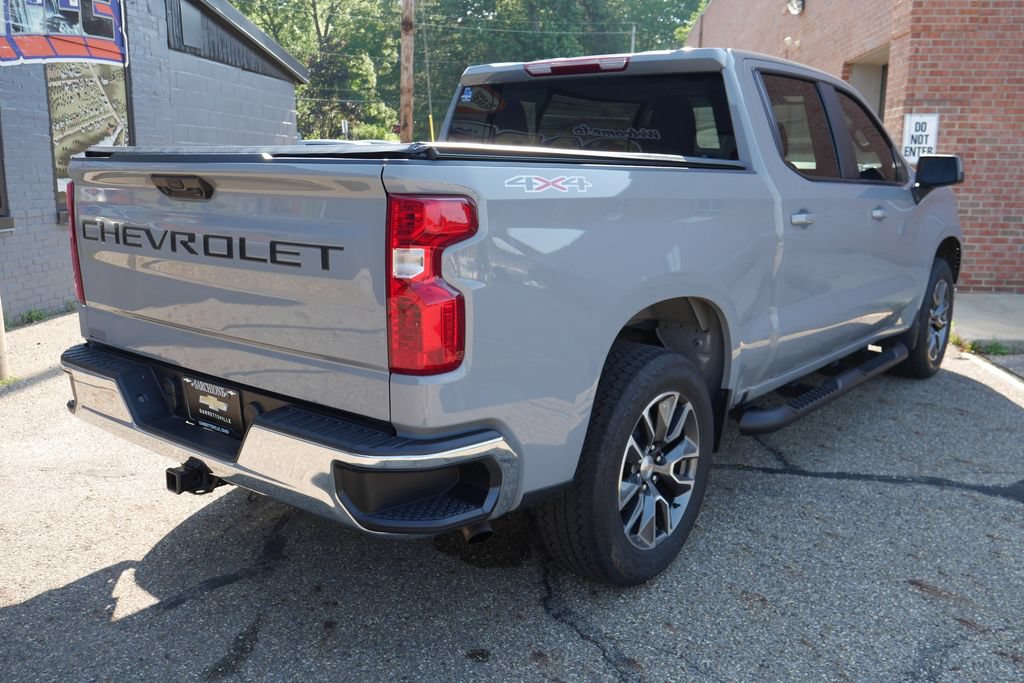 Used 2024 Chevrolet Silverado 1500 LT AWD/4WD image 5