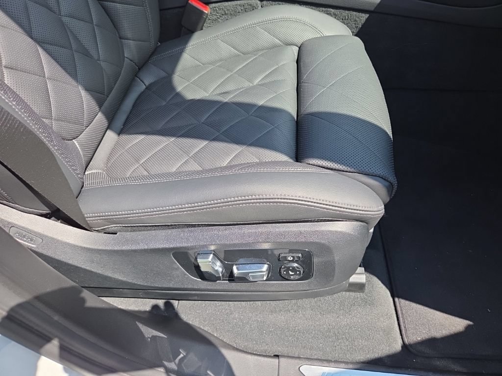 Used 2023 BMW X5 M50i w/ Executive Package AWD/4WD image 15