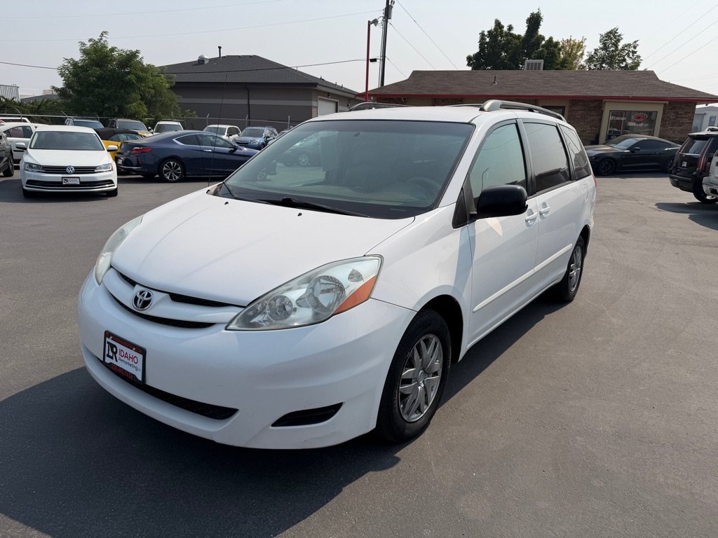 Used 2008 Toyota Sienna CE FWD image 2