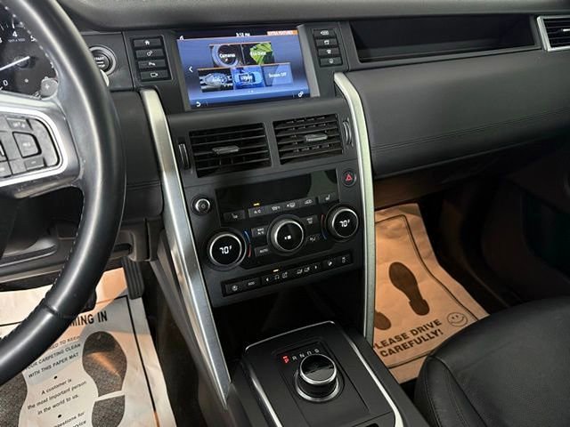 Used 2018 Land Rover Discovery Sport SE image 36