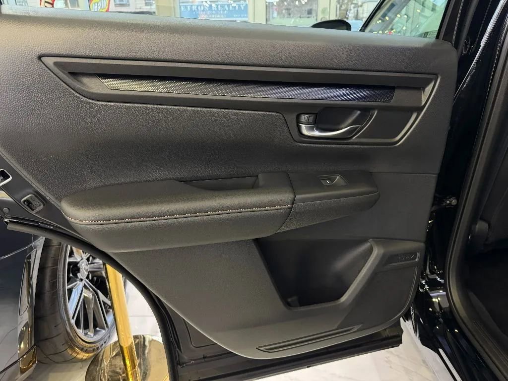 Used 2026 Honda CR-V Sport image 16