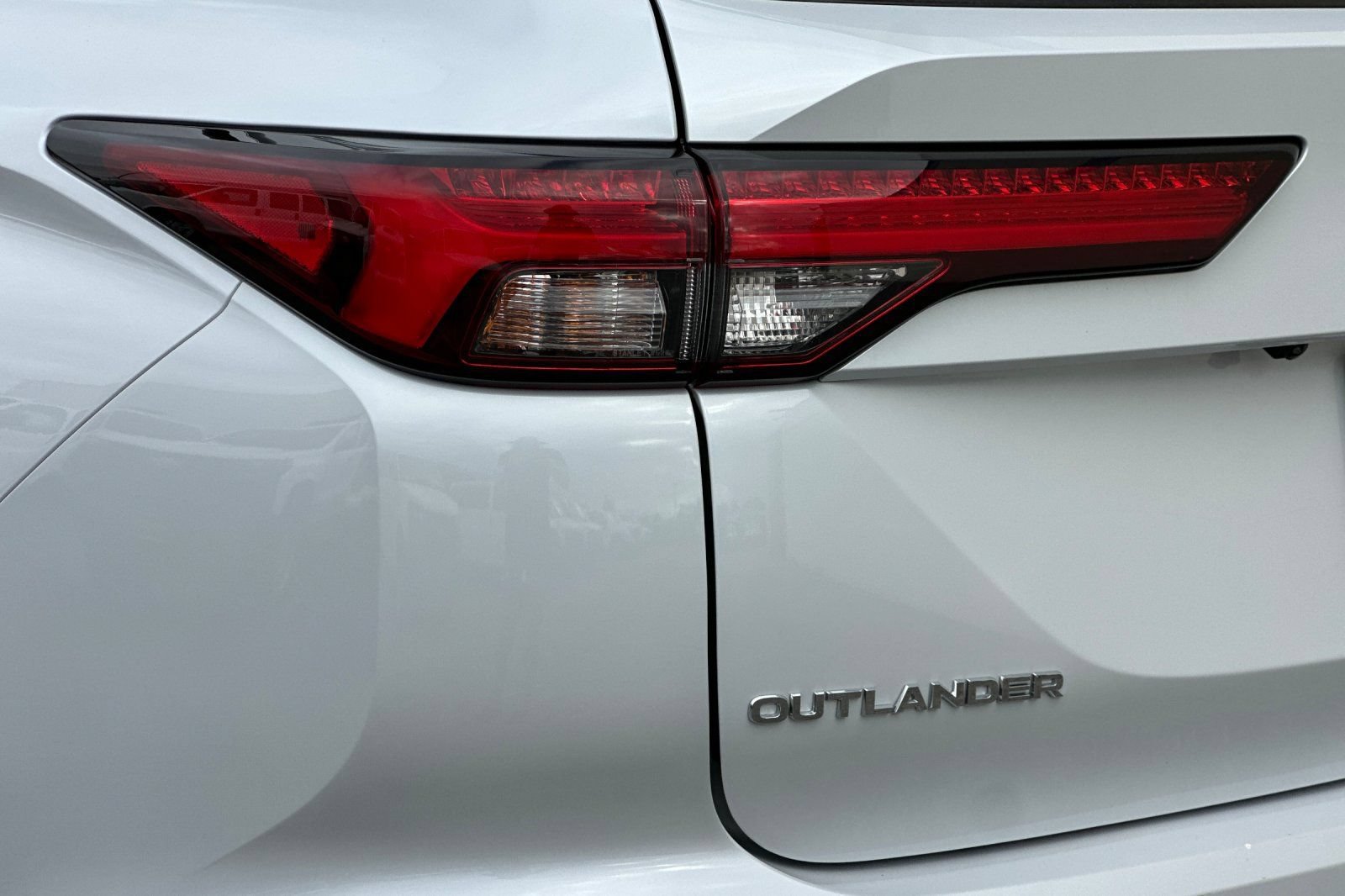 Used 2023 Mitsubishi Outlander Ralliart AWD/4WD image 39