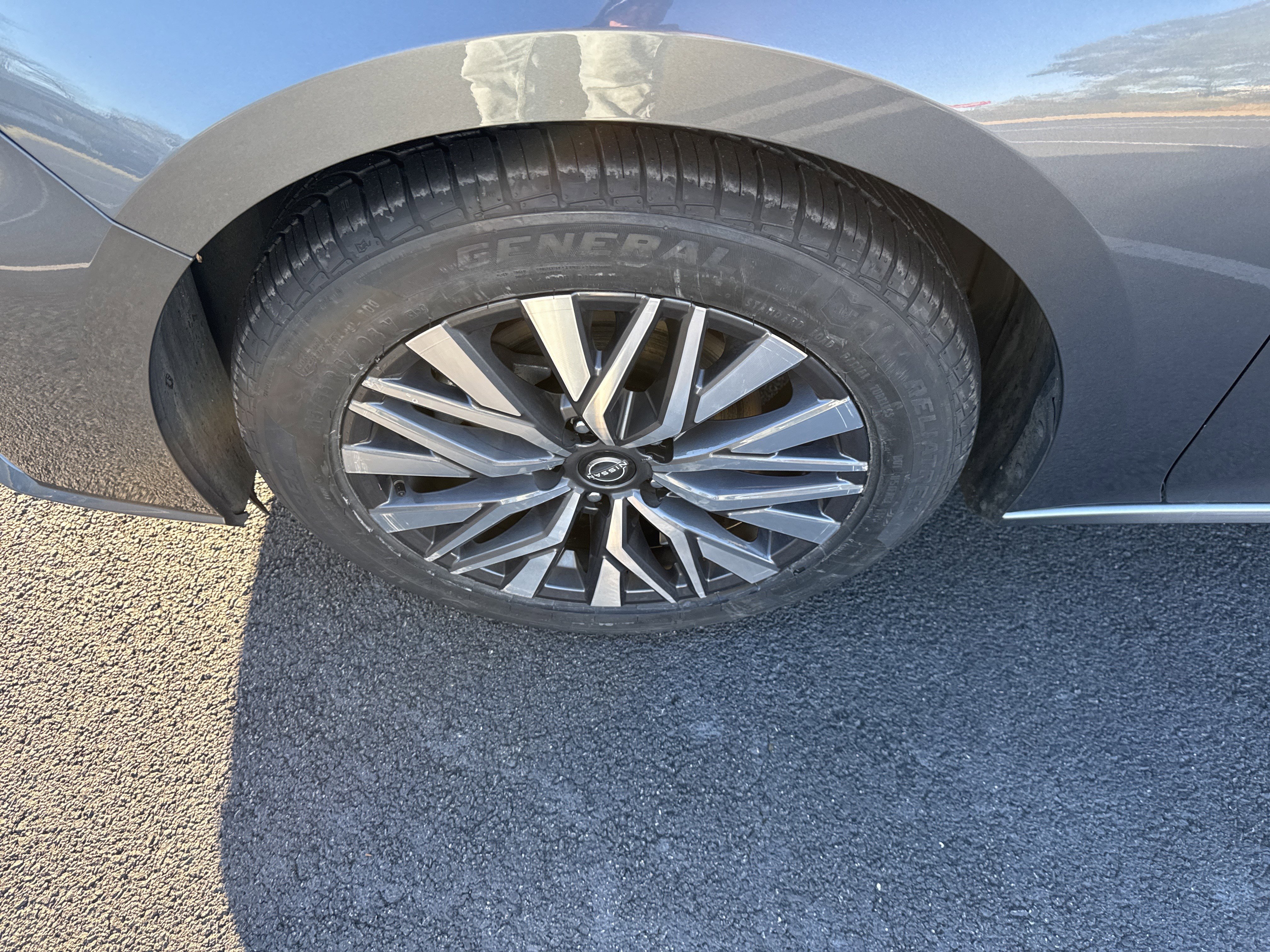 Used 2024 Nissan Altima 2.5 SV image 9