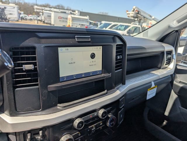 New 2026 Ford F250 XL w/ XL Chrome Package image 18