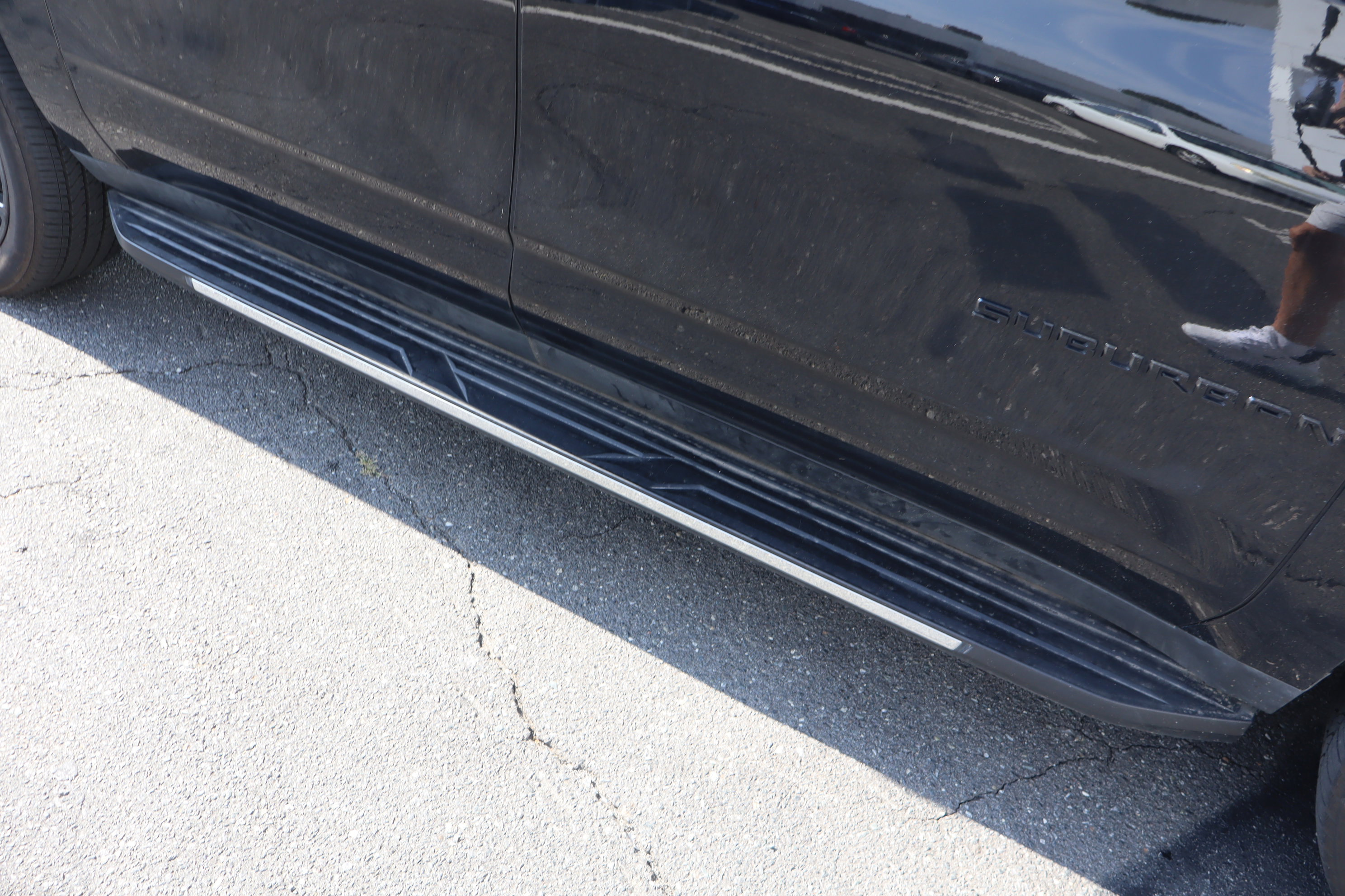 Certified 2024 Chevrolet Suburban Premier w/ Advanced Technology Package image 12