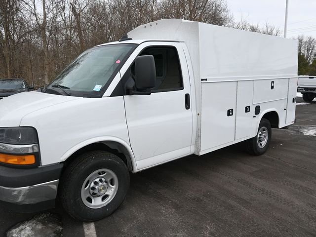 New 2026 Chevrolet Express 3500 w/ Power Convenience Package image 4