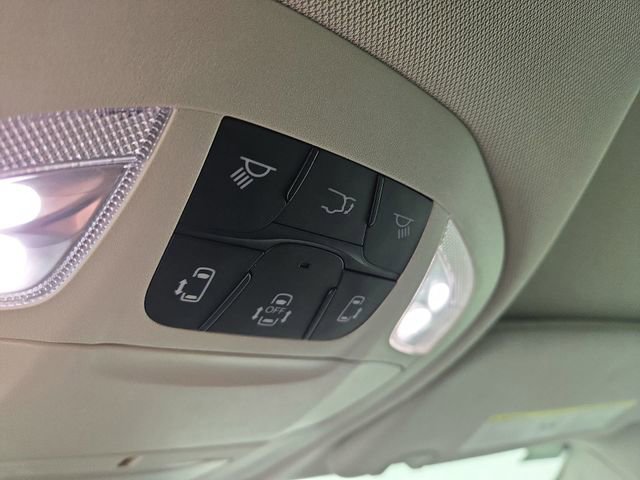Used 2023 Chrysler Pacifica Touring-L image 27
