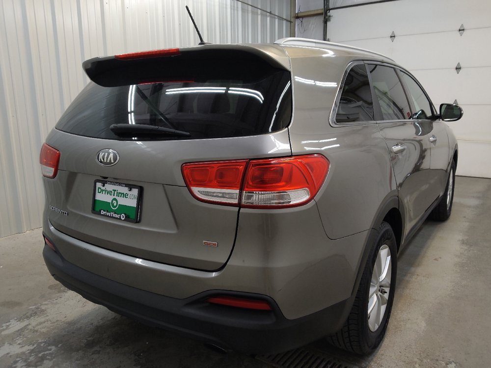 Used 2016 Kia Sorento FWD image 9