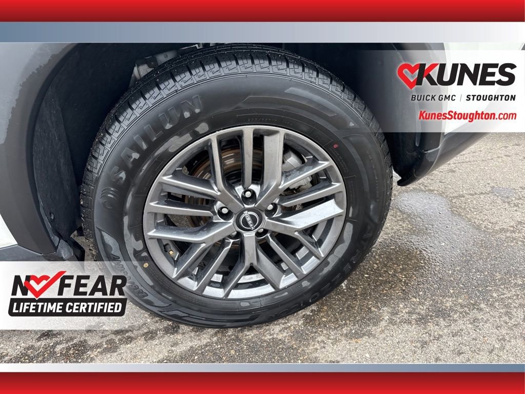 Used 2023 Nissan Rogue S image 18
