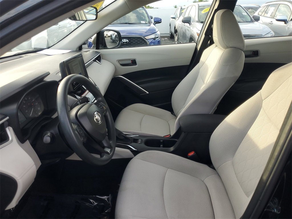 Used 2025 Toyota Corolla Cross L image 14