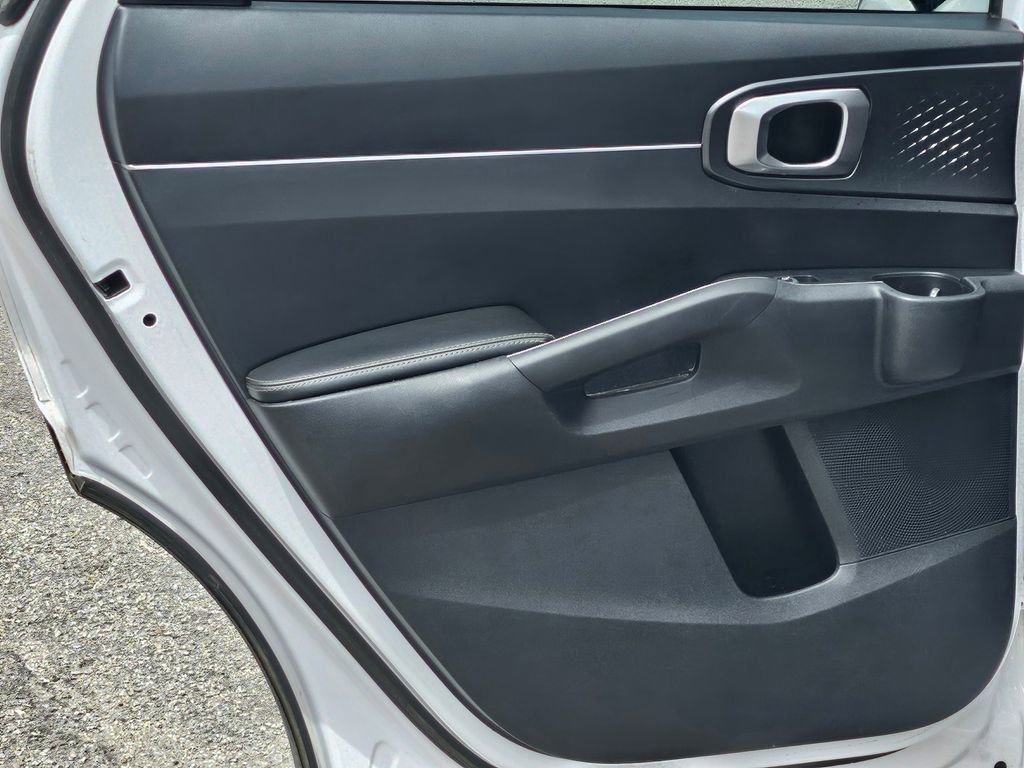 Used 2022 Kia Sorento LX image 34