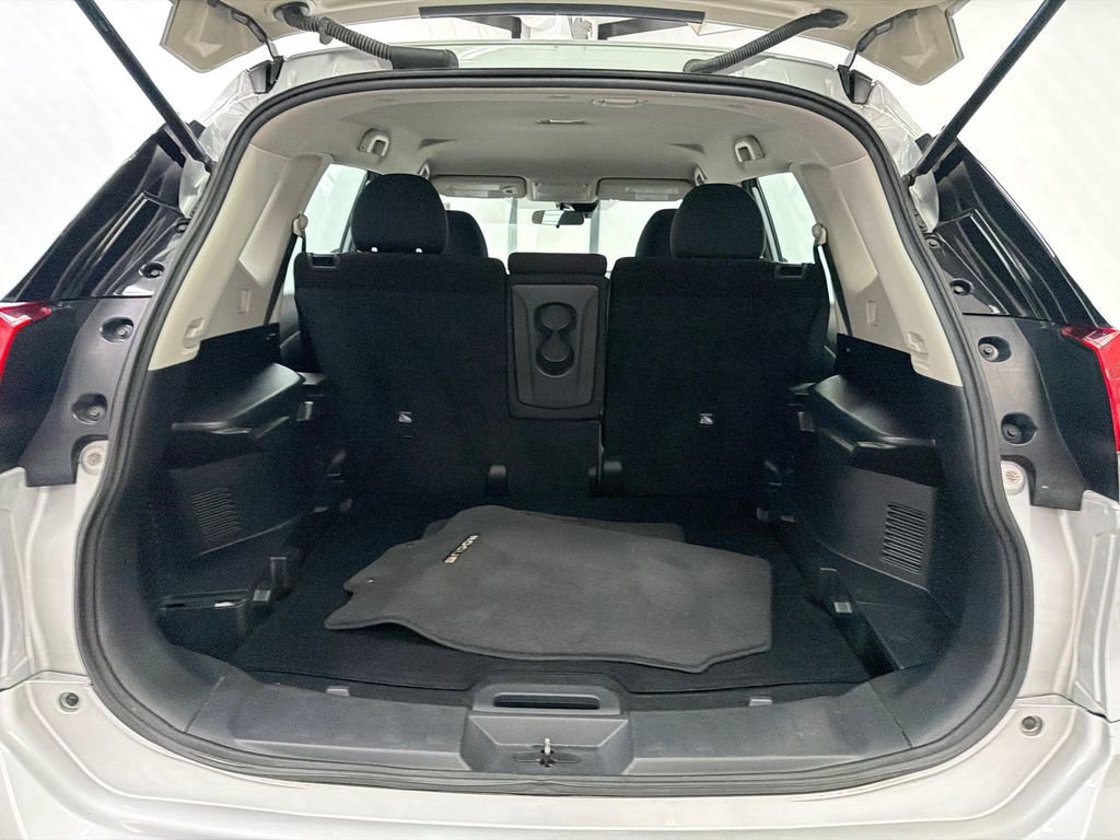 Used 2019 Nissan Rogue S image 19
