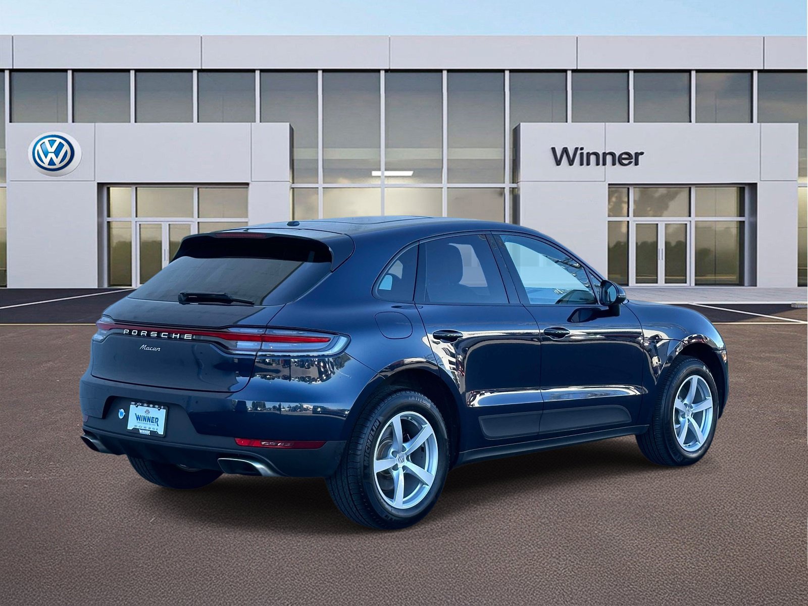 Used 2021 Porsche Macan AWD/4WD image 5