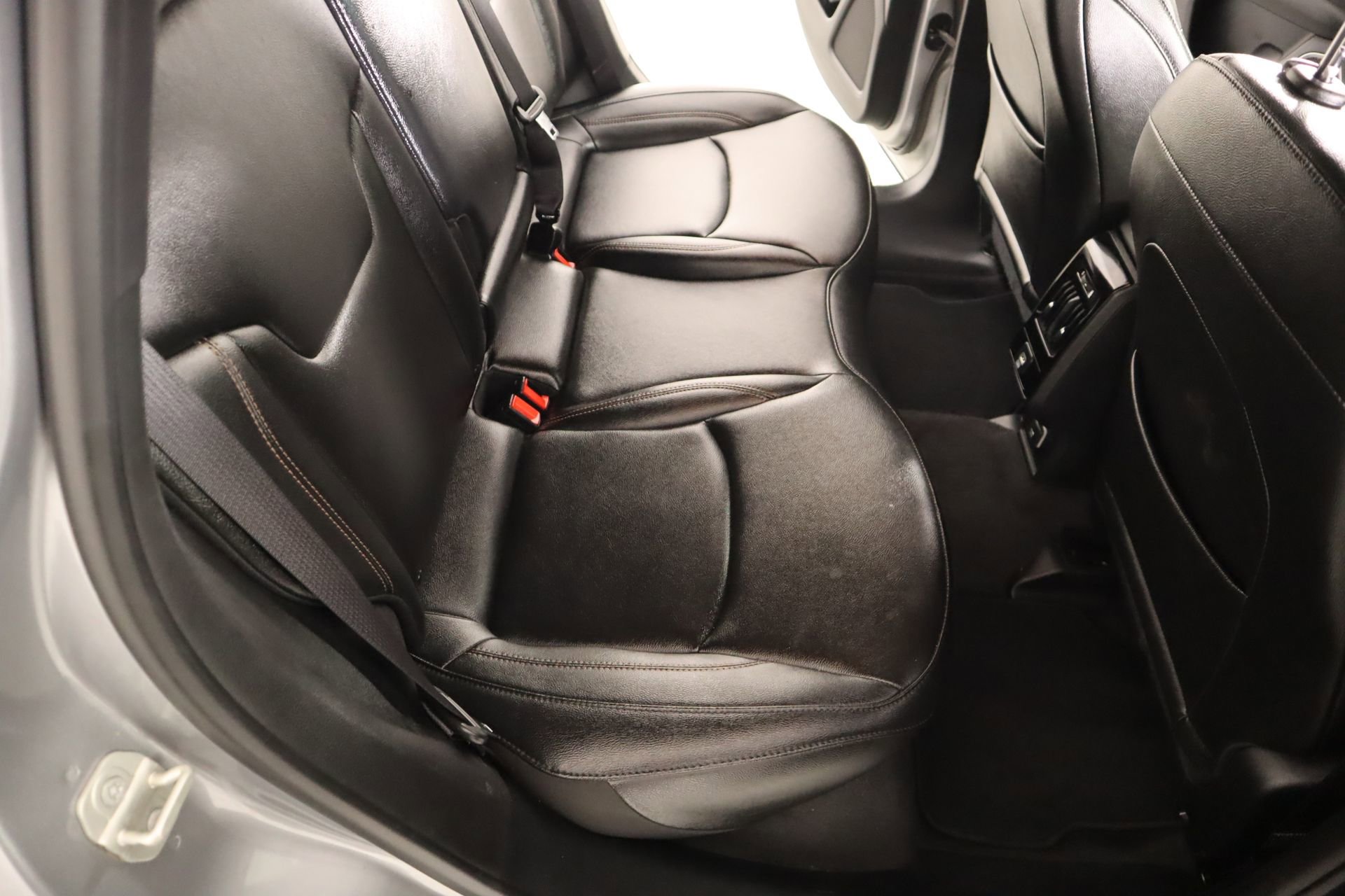 Used 2024 Jeep Compass Latitude image 14