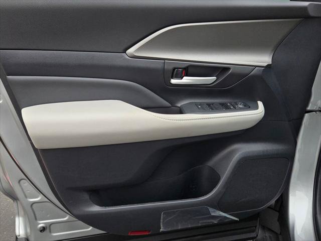 Certified 2026 Toyota Grand Highlander FWD image 9