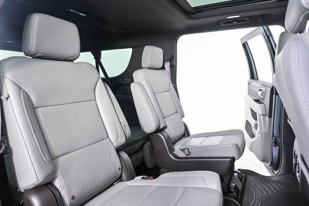 Used 2022 Chevrolet Suburban LT w/ LT Signature Plus Package RWD image 25