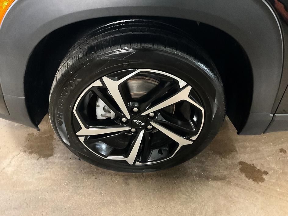 Used 2022 Chevrolet TrailBlazer RS w/ Sun and Liftgate Package image 14