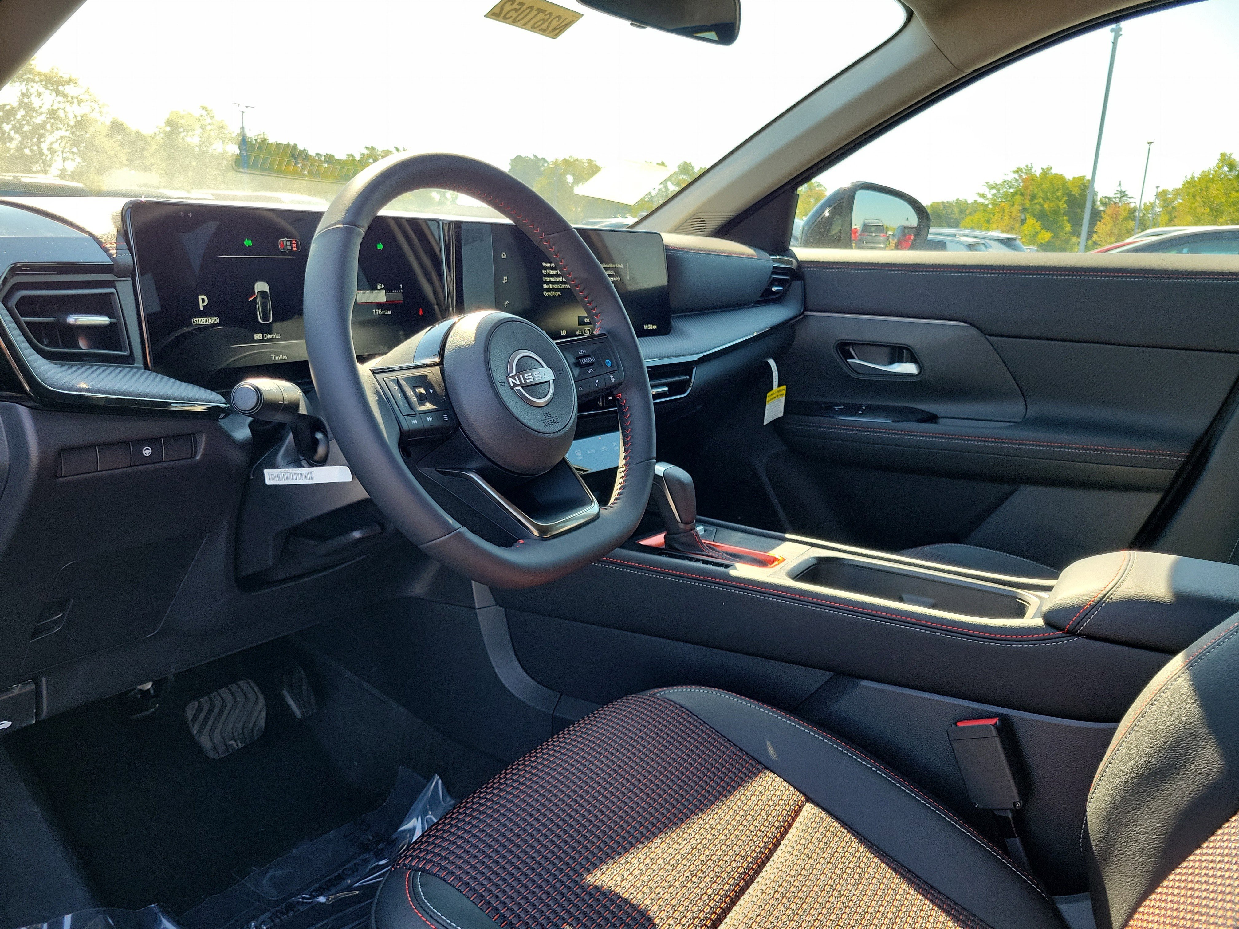 New 2026 Nissan Kicks SR w/ Cold Weather Package AWD/4WD image 19