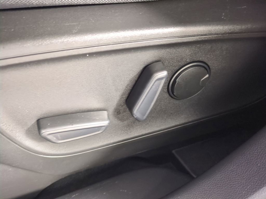 Used 2023 Ford Escape Platinum w/ Premium Technology Package image 23