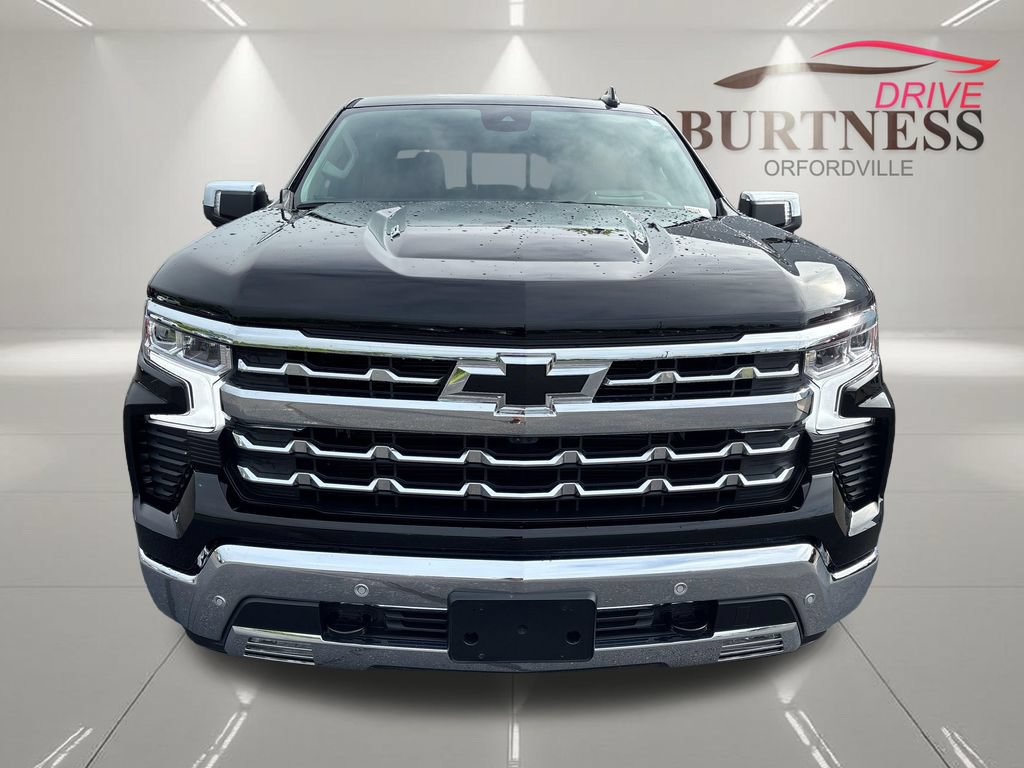 Certified 2025 Chevrolet Silverado 1500 LTZ w/ Technology Package AWD/4WD image 3