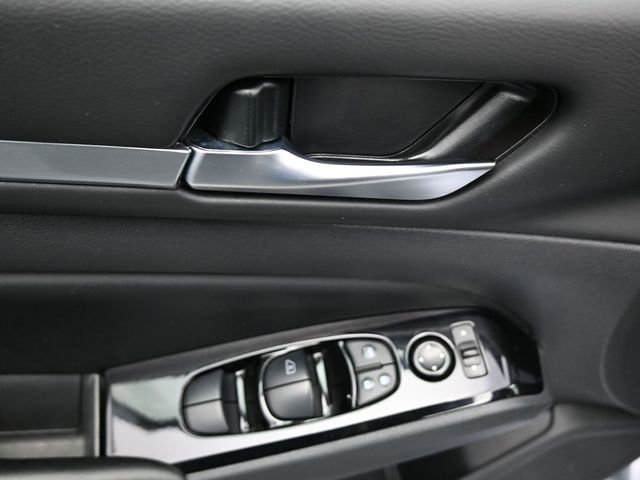 Used 2025 Nissan Altima 2.5 SR image 12