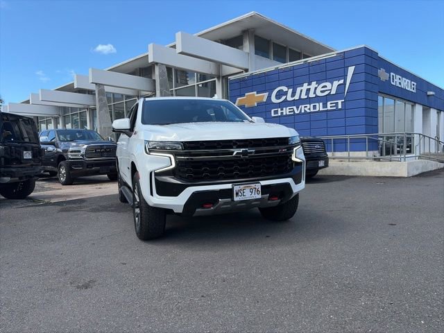Used 2022 Chevrolet Tahoe Z71 w/ Luxury Package AWD/4WD image 2