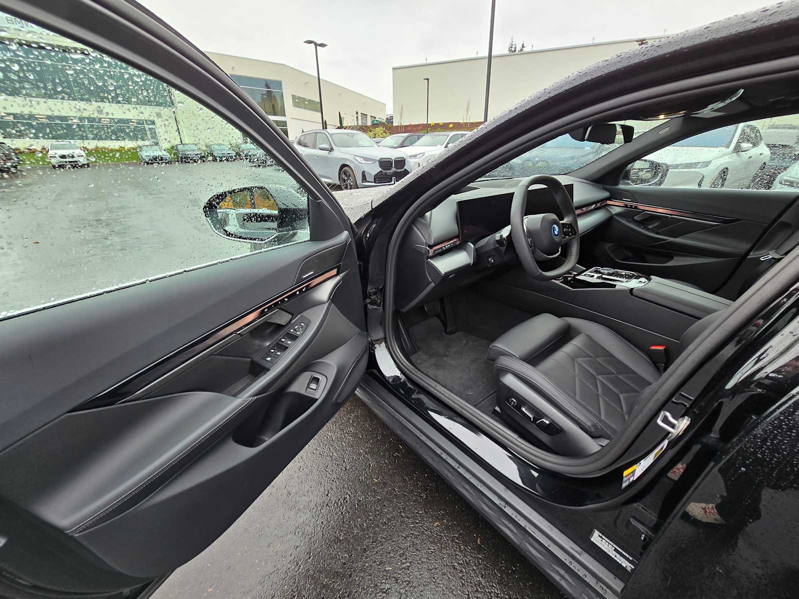 Used 2024 BMW i5 eDrive40i w/ M Sport Package image 21