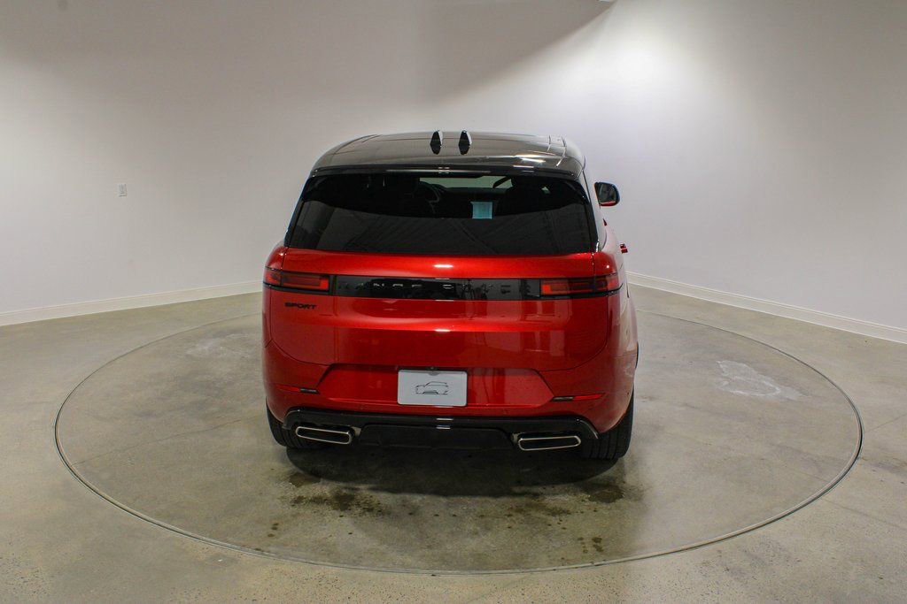 New 2026 Land Rover Range Rover Sport Dynamic SE image 4